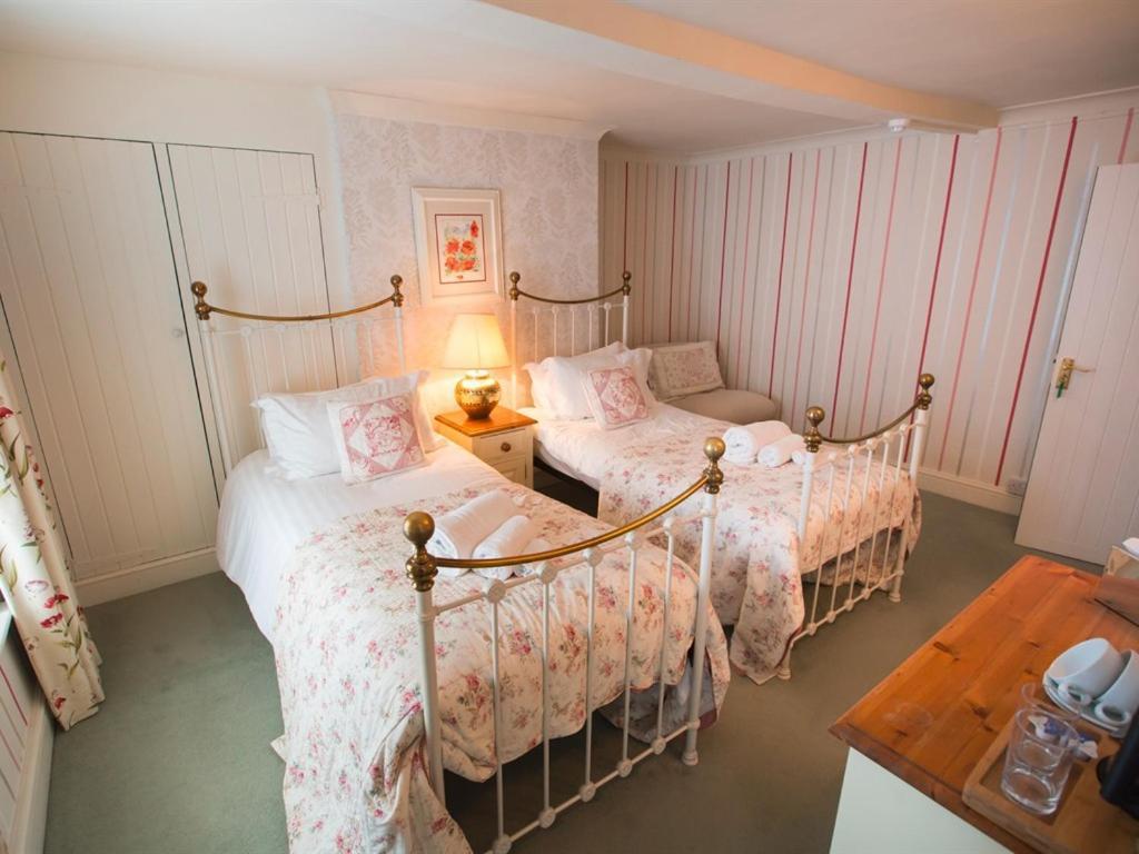 The Old Brewhouse Bed & Breakfast Cirencester Exterior photo