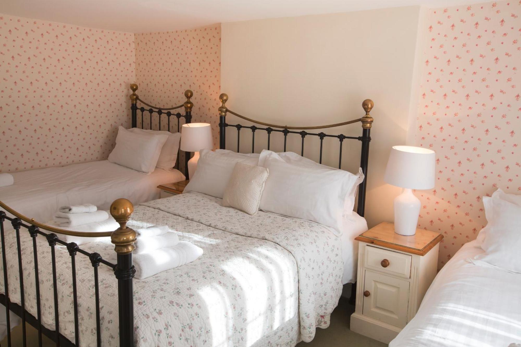 The Old Brewhouse Bed & Breakfast Cirencester Exterior photo