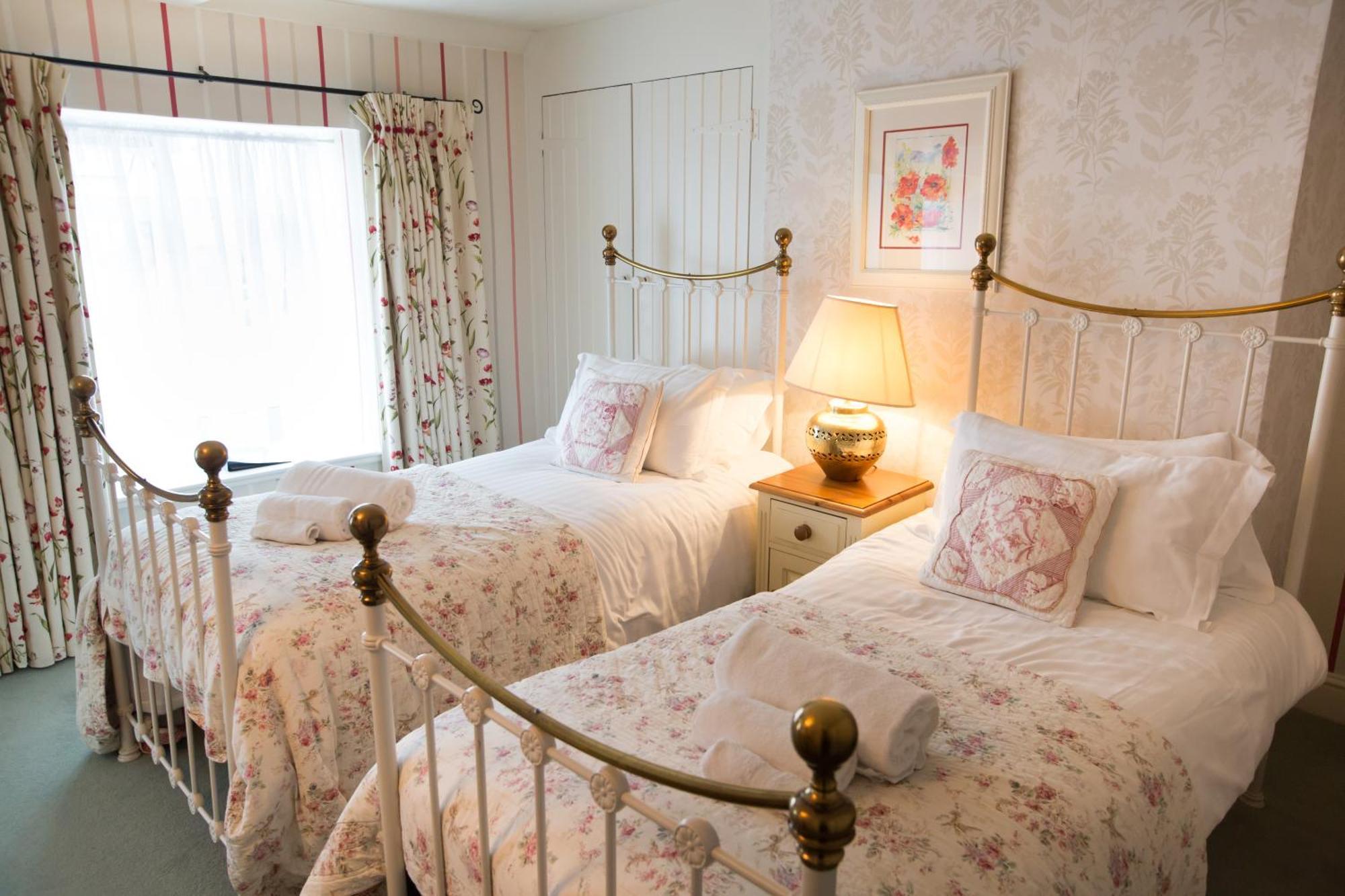 The Old Brewhouse Bed & Breakfast Cirencester Exterior photo